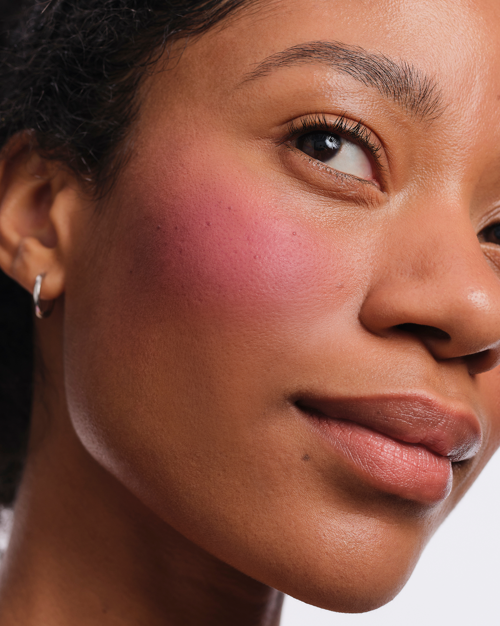 SRC_55698BCBD9A858C8 Cloud Paint Plush Blush